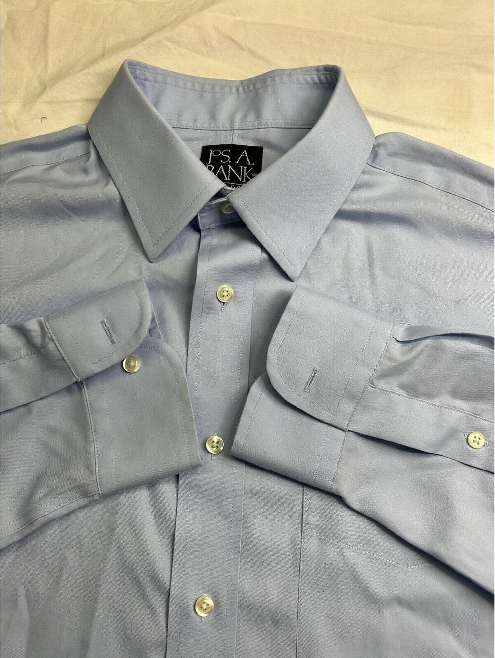 Jos A Bank Men’s Light Blue Dress Shirt Long Sleeve Button Front Classic Fit
